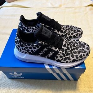 NWT Adidas Swift Run black and white leopard cheetah size 9.5